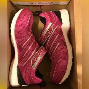 Tsukihoshi Tornado Fuchsia Shoes, Sz 2.5, 35